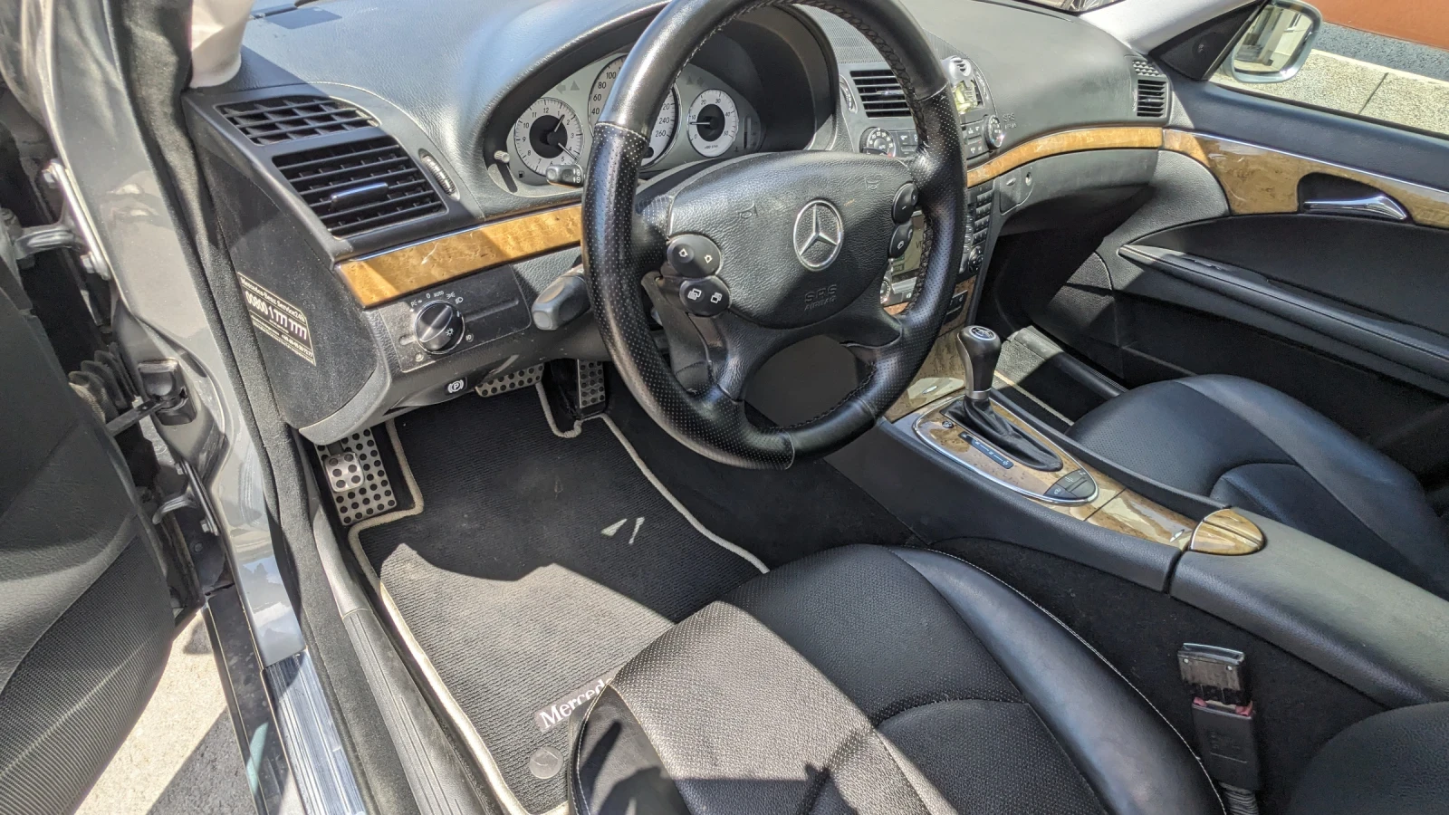 Mercedes-Benz E 320 Фейслифт, снимка 7 - Автомобили и джипове - 54742693