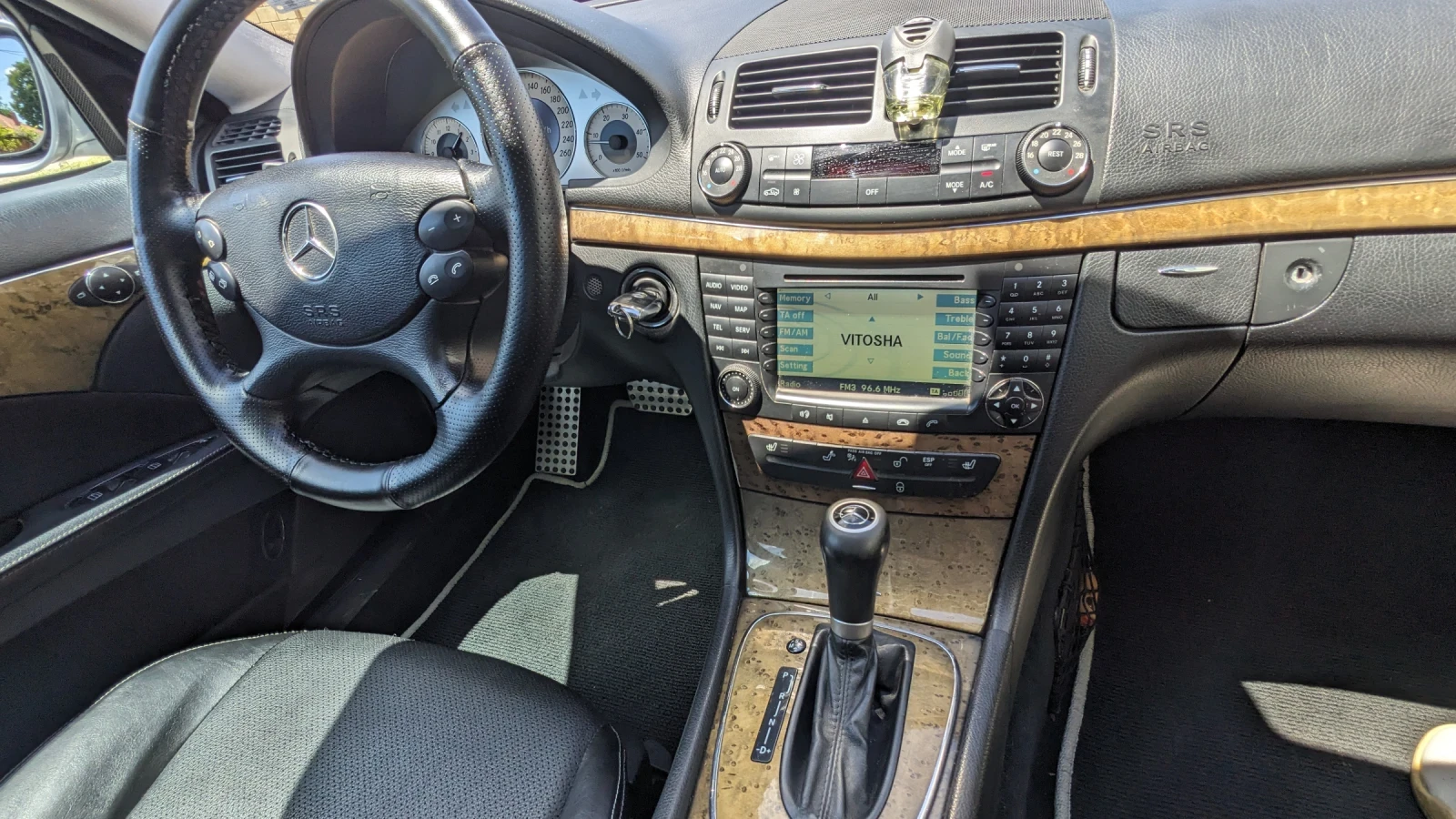 Mercedes-Benz E 320 Фейслифт, снимка 9 - Автомобили и джипове - 54742693