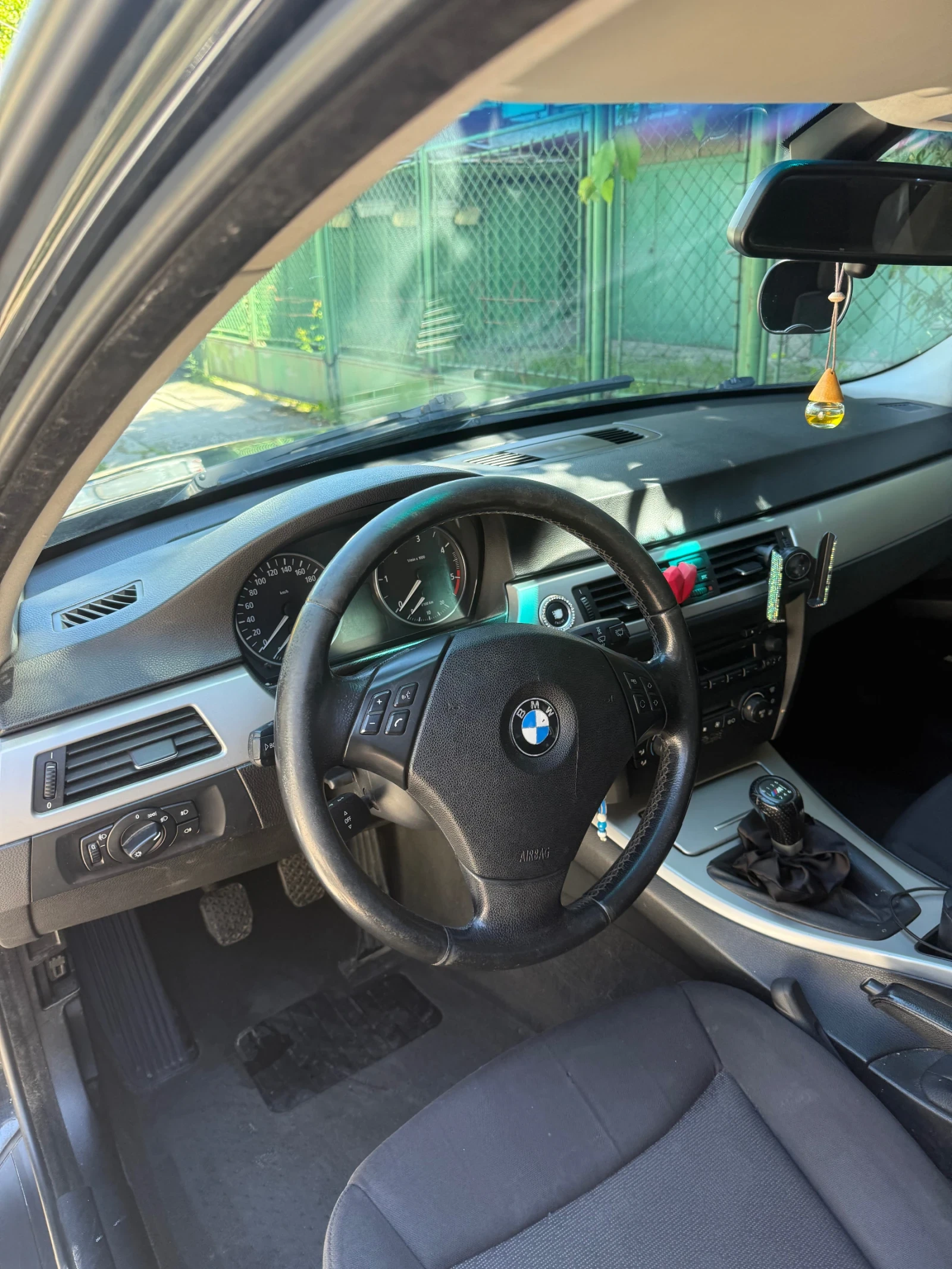 BMW 320, снимка 9 - Автомобили и джипове - 54826655