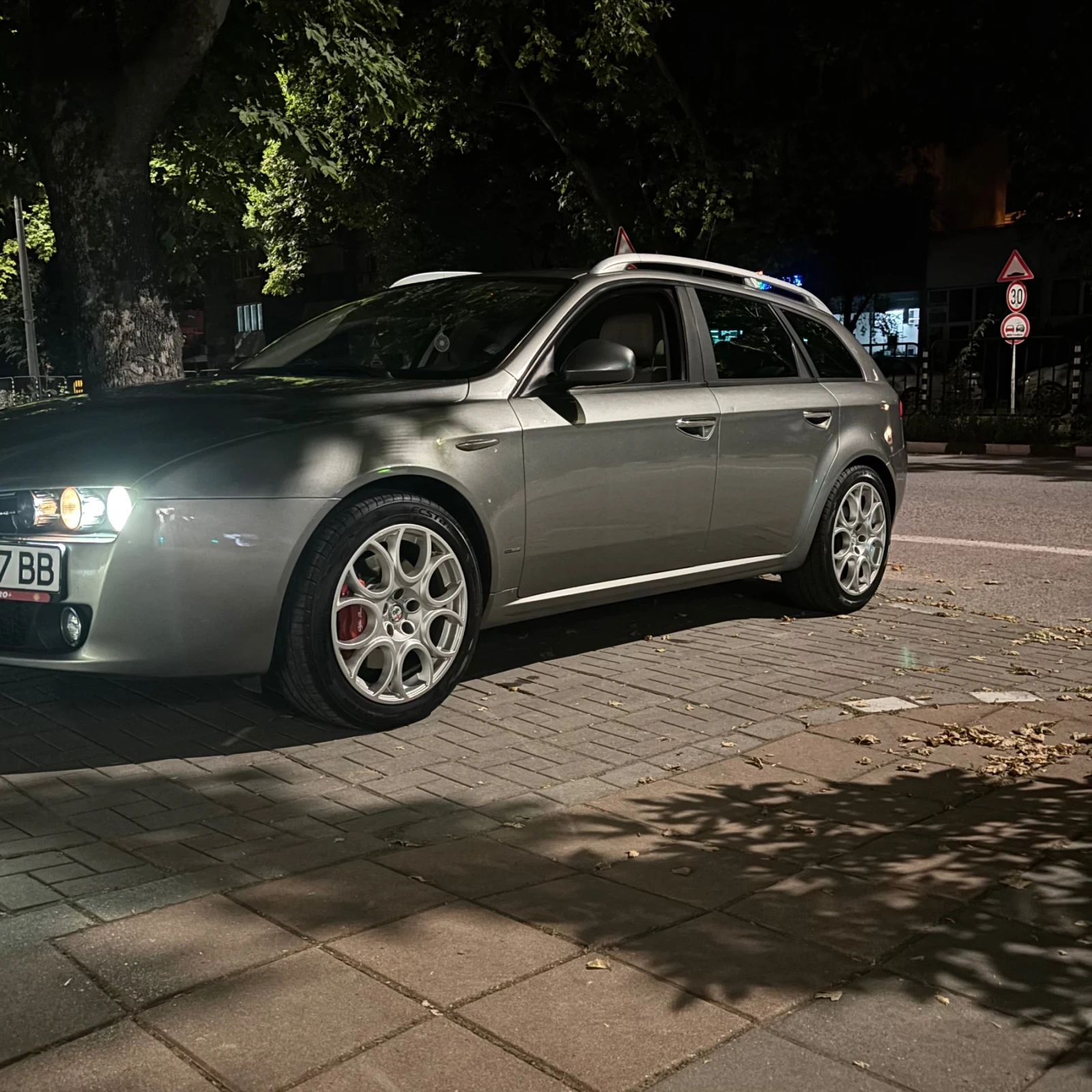 Alfa Romeo 159 sportwagon 2.4 JTD 200к.с. НАПЪЛНО ОБСЛУЖЕНА., снимка 2 - Автомобили и джипове - 54848734