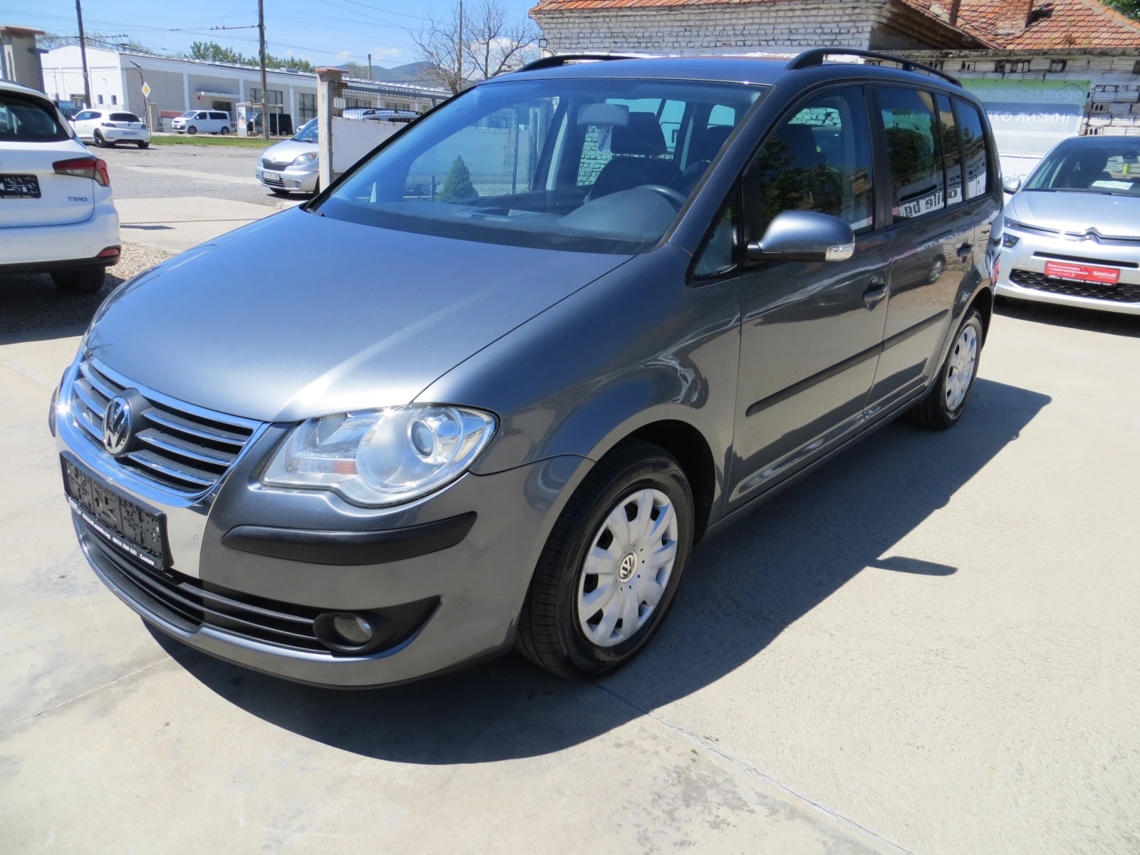 VW Touran 1.6GPL -СЕРВИЗНА ИСТОРИЯ!!, снимка 8 - Автомобили и джипове - 55687089