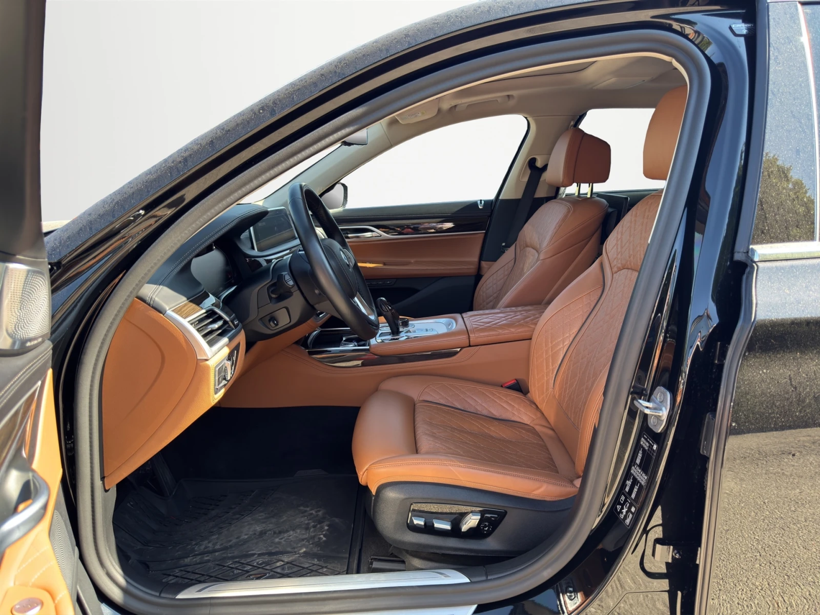 BMW 750 xDrive, снимка 6 - Автомобили и джипове - 56084069