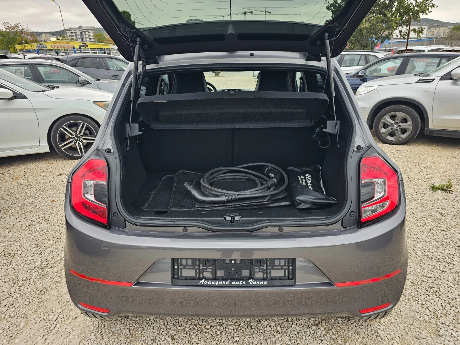 Renault Twingo 22kWh, 82к.с., снимка 16 - Автомобили и джипове - 56571509