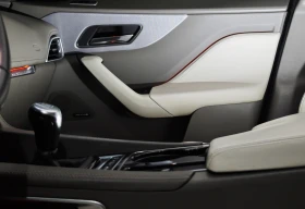 Jaguar F-PACE 2.0D 4x4 manual ново турбо и ангренаж, снимка 13