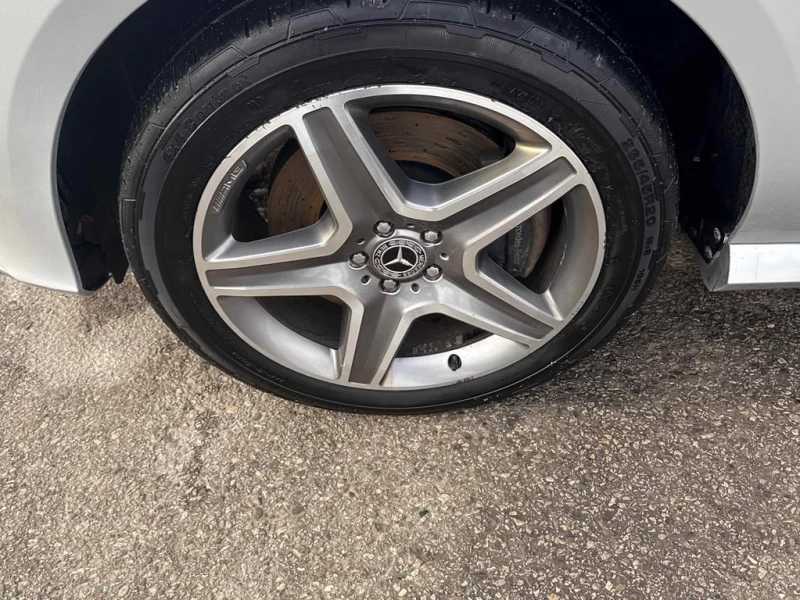 Mercedes-Benz GLE 400 4MATIC * 360 КАМЕРА* ПАНОРАМА* ПОДГРЕВИ* , снимка 6 - Автомобили и джипове - 53471003