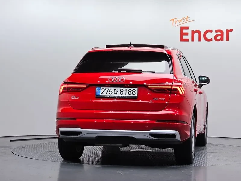 Audi Q3 35 TDI PREMIUM, снимка 4 - Автомобили и джипове - 54751761