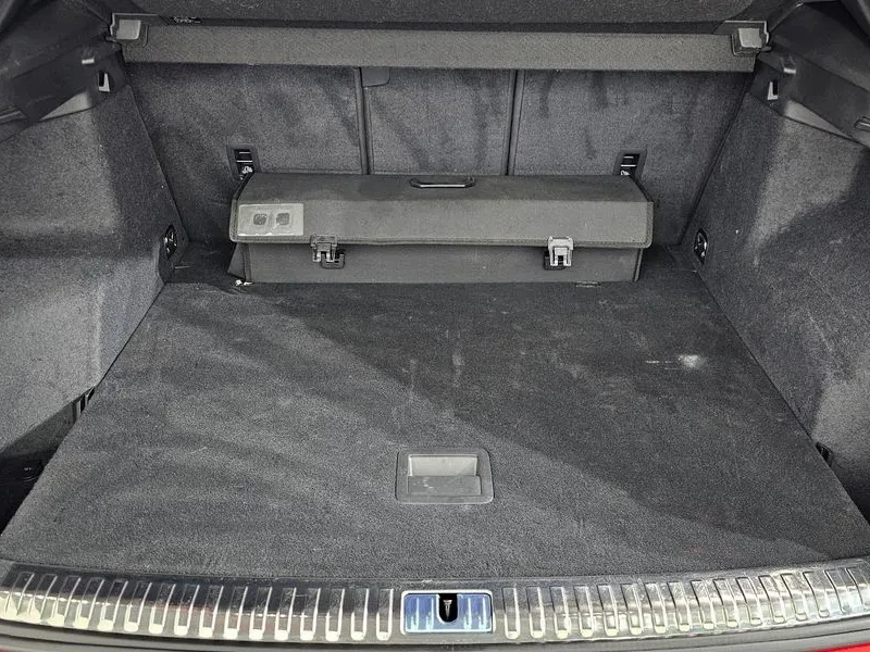 Audi Q3 35 TDI PREMIUM, снимка 16 - Автомобили и джипове - 54751761