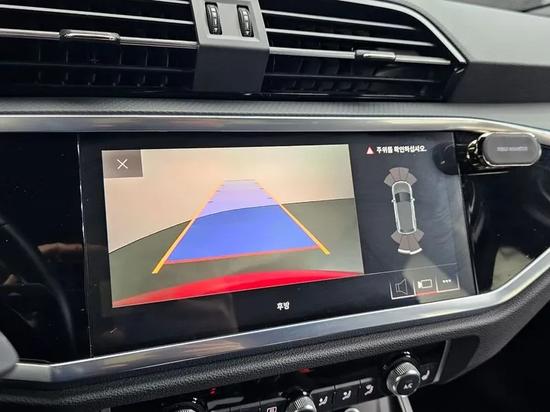 Audi Q3 35 TDI PREMIUM, снимка 13 - Автомобили и джипове - 54751761