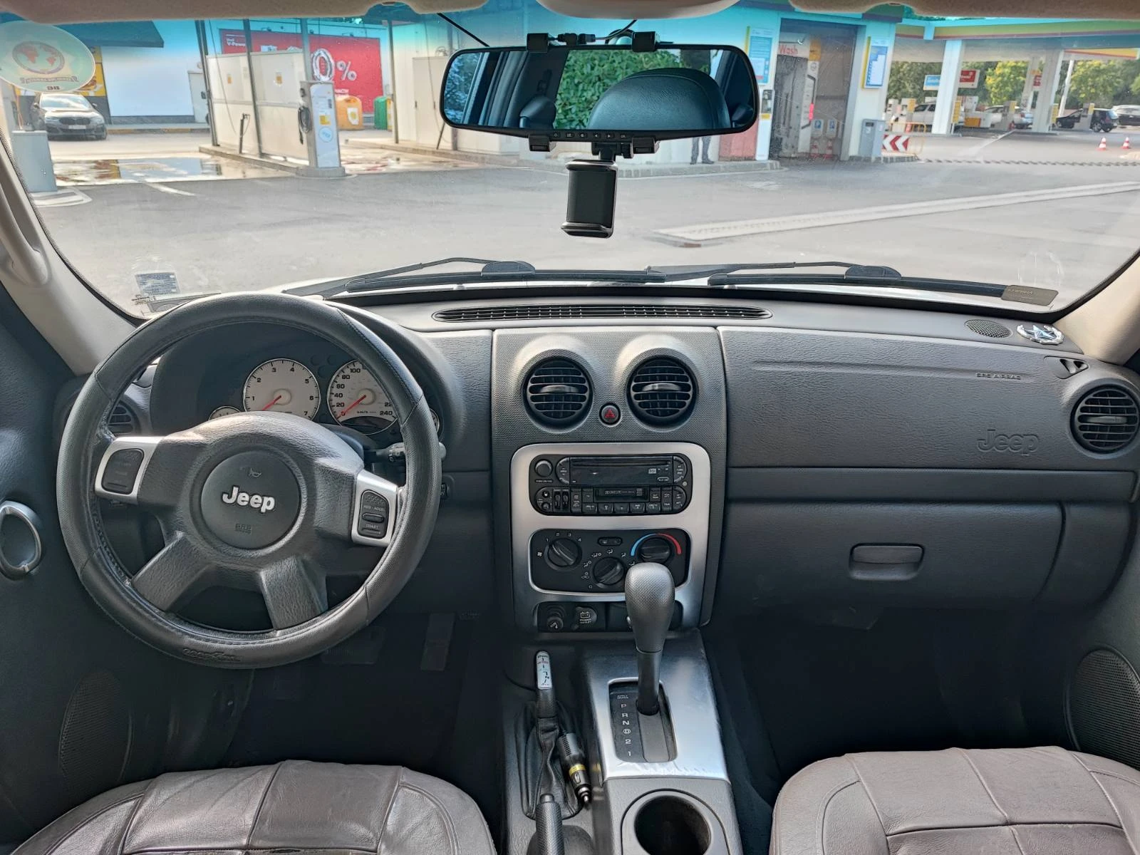 Jeep Cherokee  - изображение 9