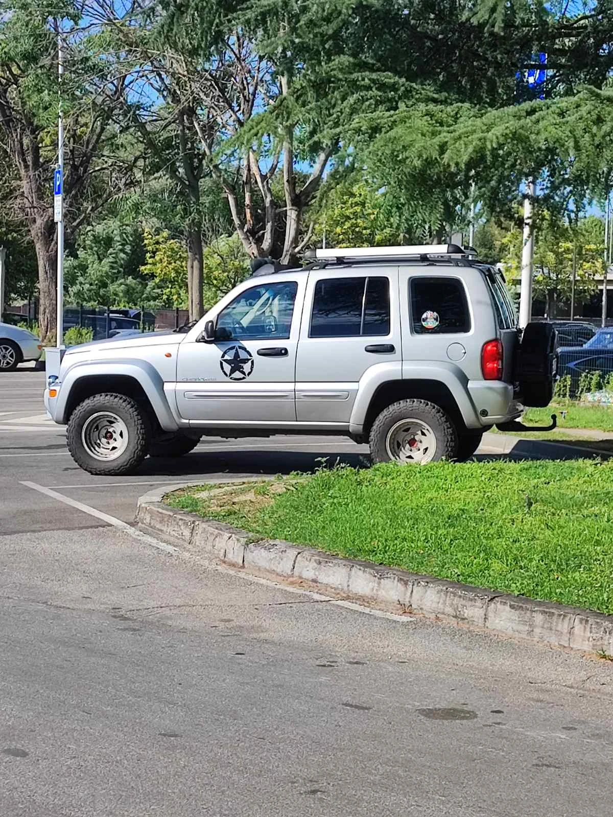 Jeep Cherokee  - изображение 7