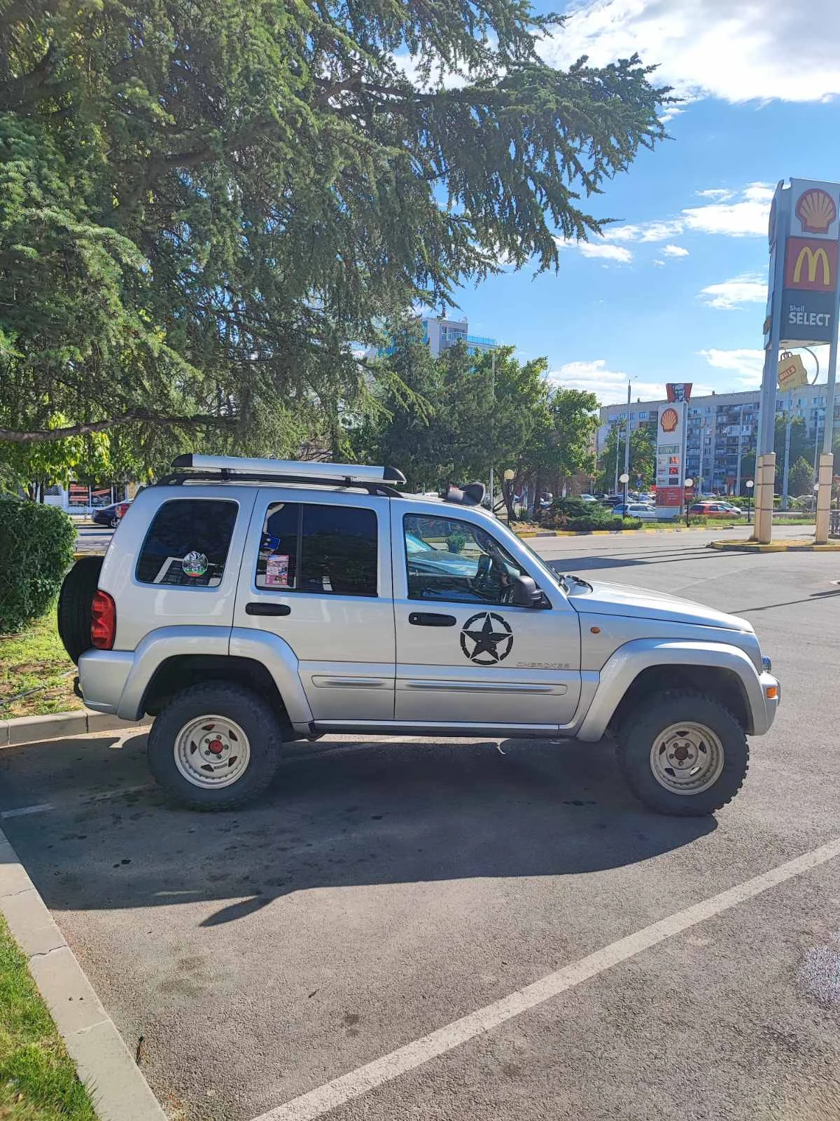Jeep Cherokee  - изображение 3