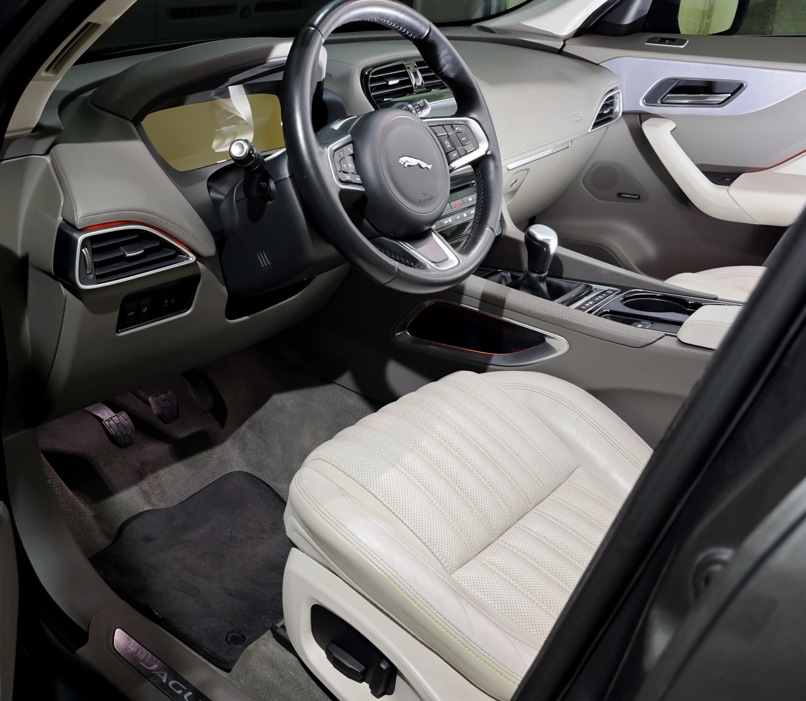 Jaguar F-PACE 2.0D 4x4 manual ново турбо и ангренаж - изображение 5