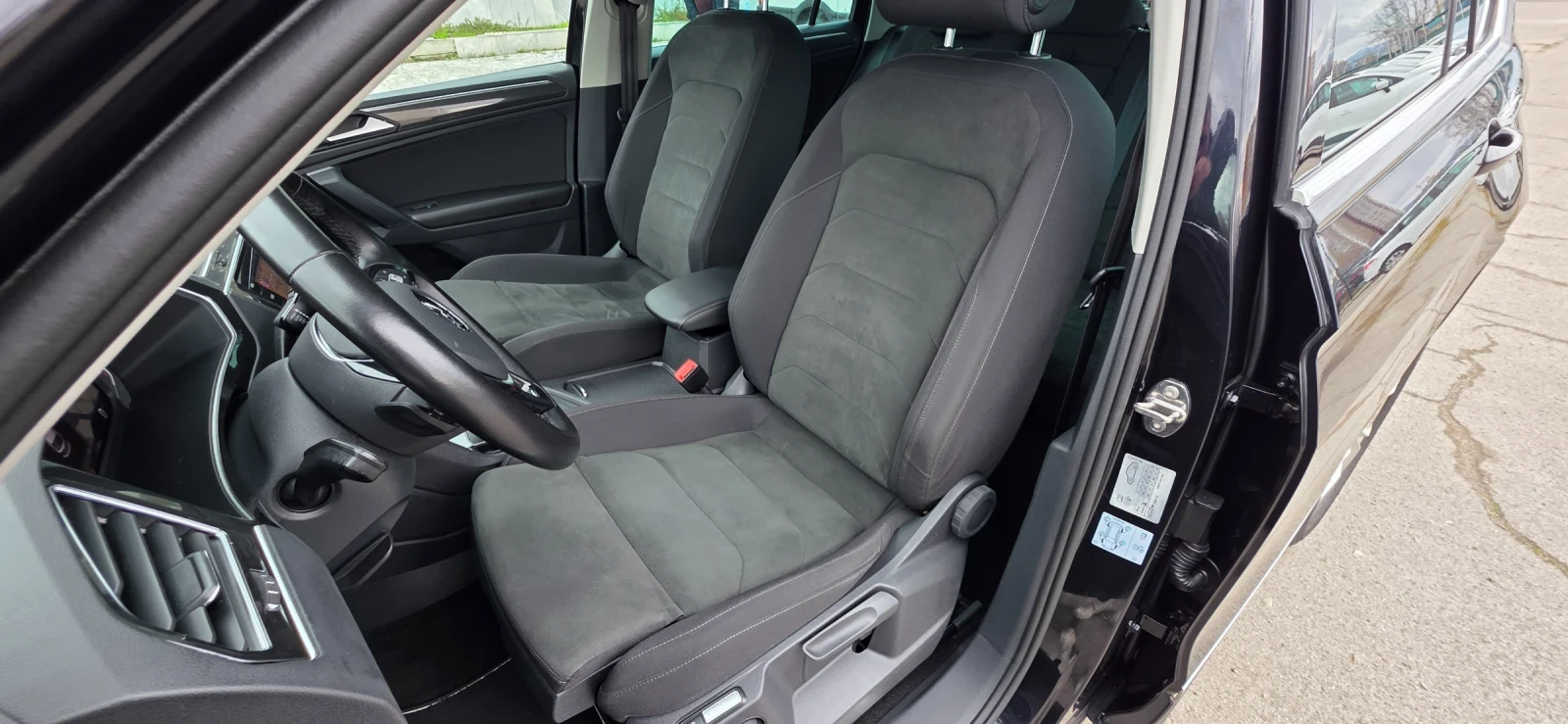 VW Tiguan 2.0 TDI 150k.c EURO 6B Digital KEYLESS, снимка 10 - Автомобили и джипове - 54037033