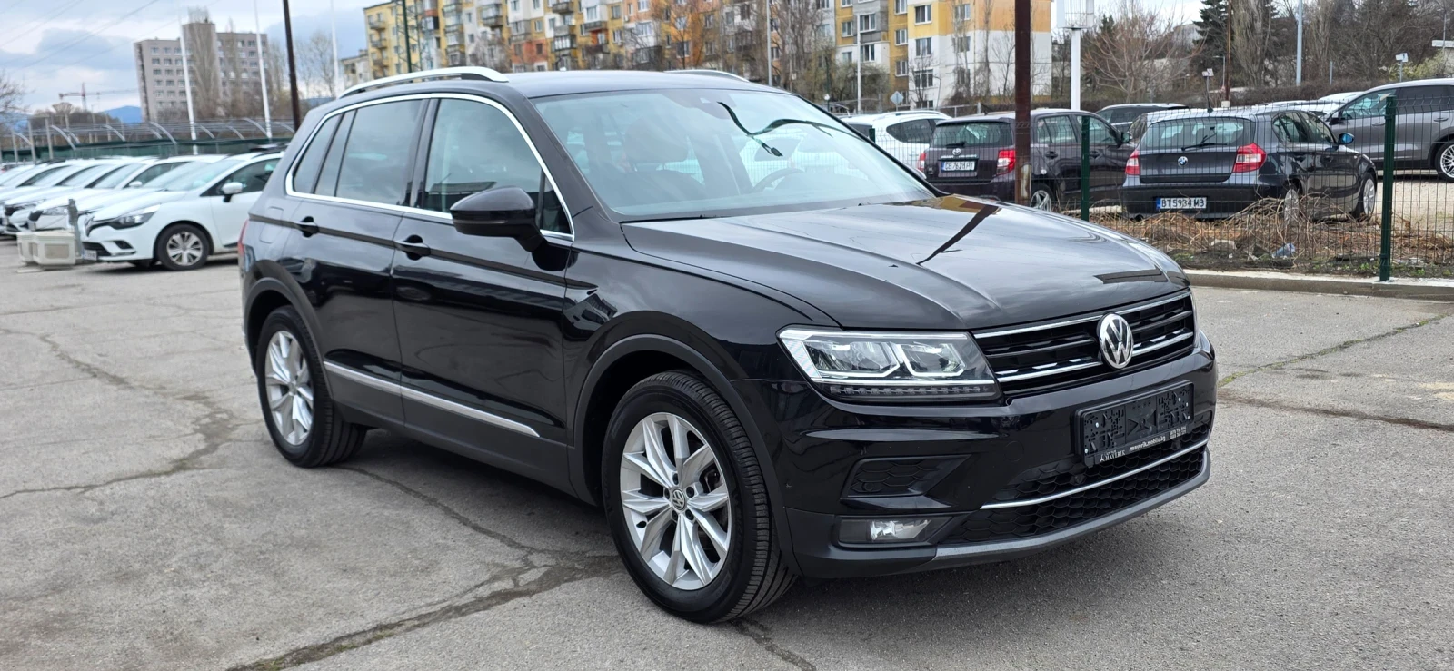 VW Tiguan 2.0 TDI 150k.c EURO 6B Digital KEYLESS, снимка 3 - Автомобили и джипове - 54037033