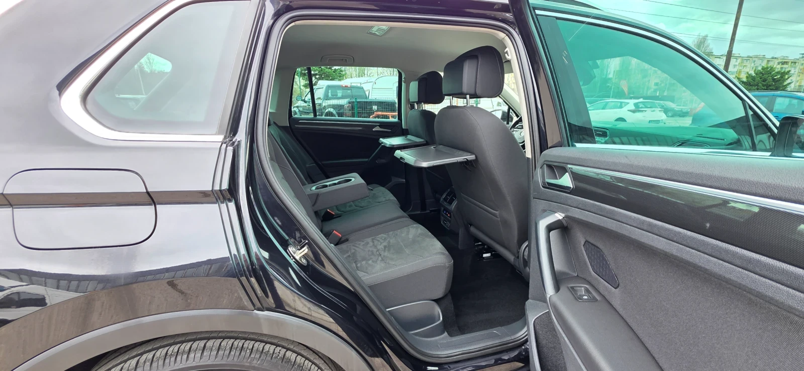 VW Tiguan 2.0 TDI 150k.c EURO 6B Digital KEYLESS, снимка 11 - Автомобили и джипове - 54037033