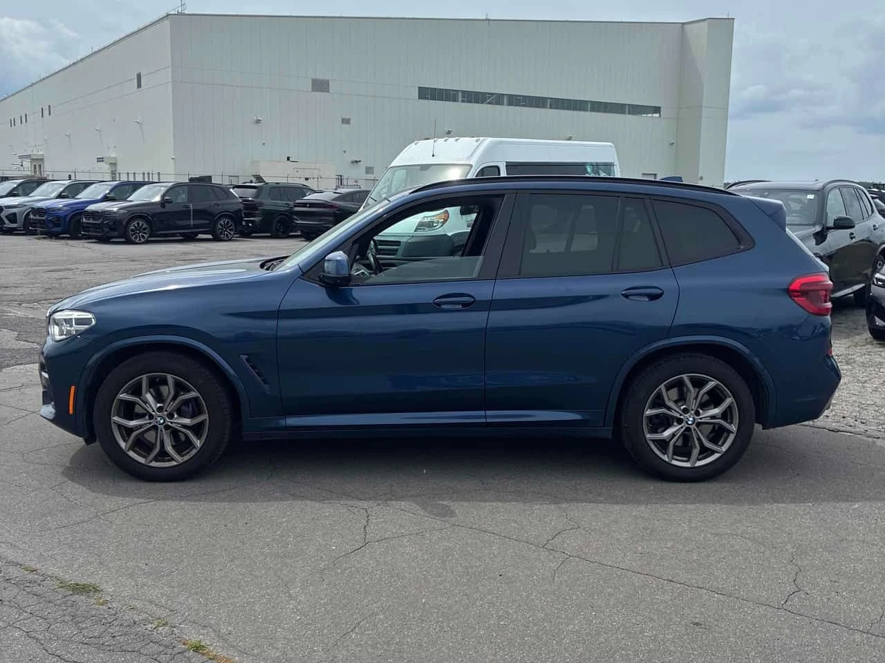 BMW X3 xDrive30i Дистроник , Хедъп , 360CAM   CARFAX, снимка 2 - Автомобили и джипове - 55616656