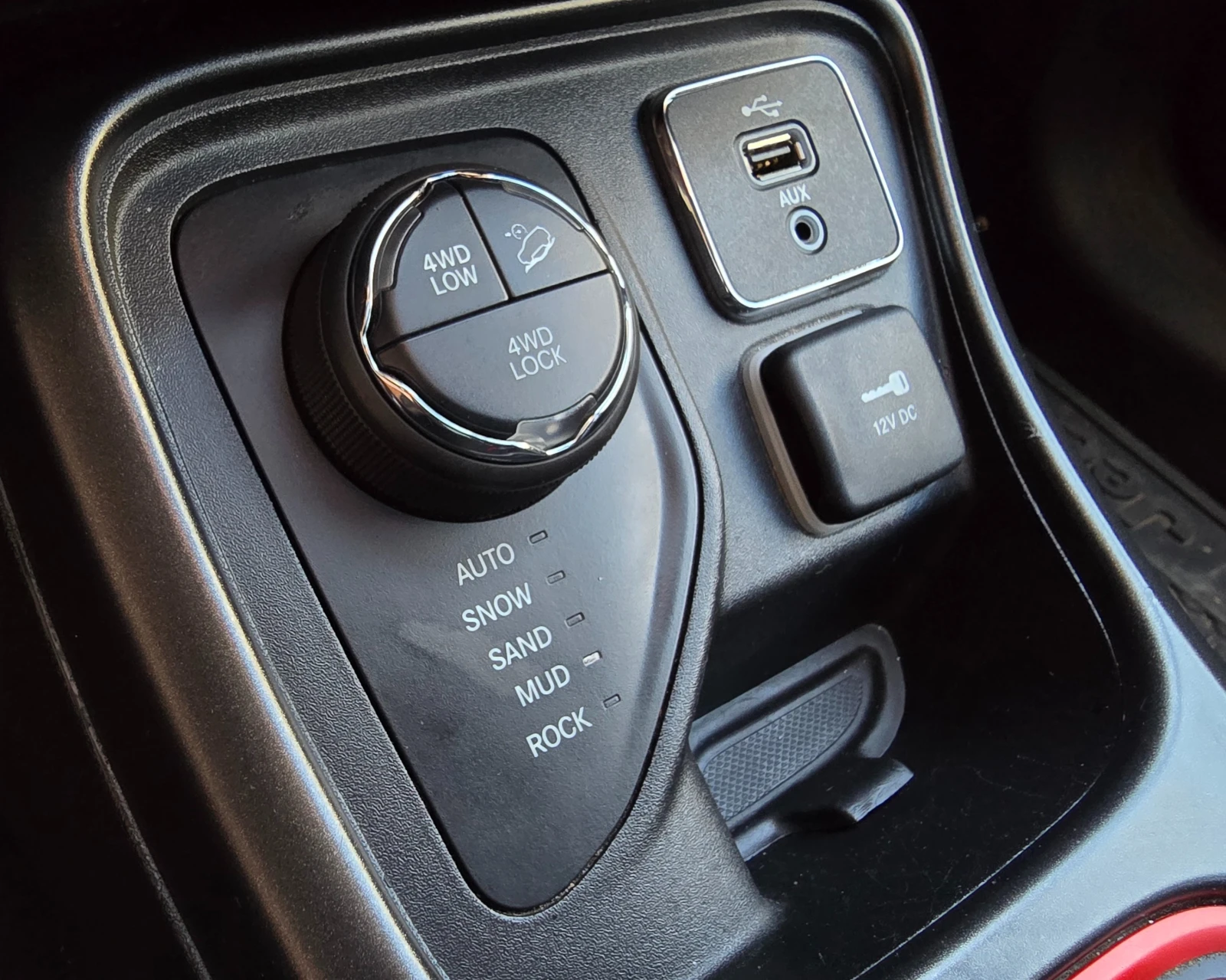 Jeep Compass Trailhawk 2.4 4x4 | Панорама | Кожа | Камера, снимка 12 - Автомобили и джипове - 55679932