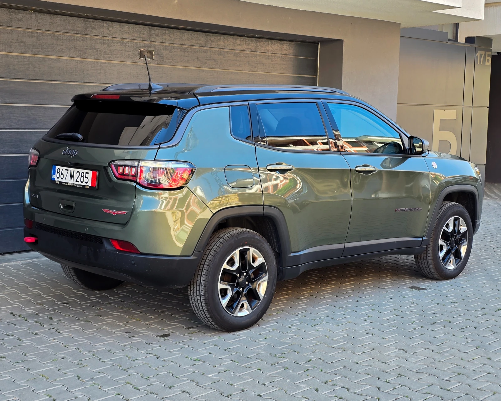 Jeep Compass Trailhawk 2.4 4x4 | Панорама | Кожа | Камера, снимка 4 - Автомобили и джипове - 55679932