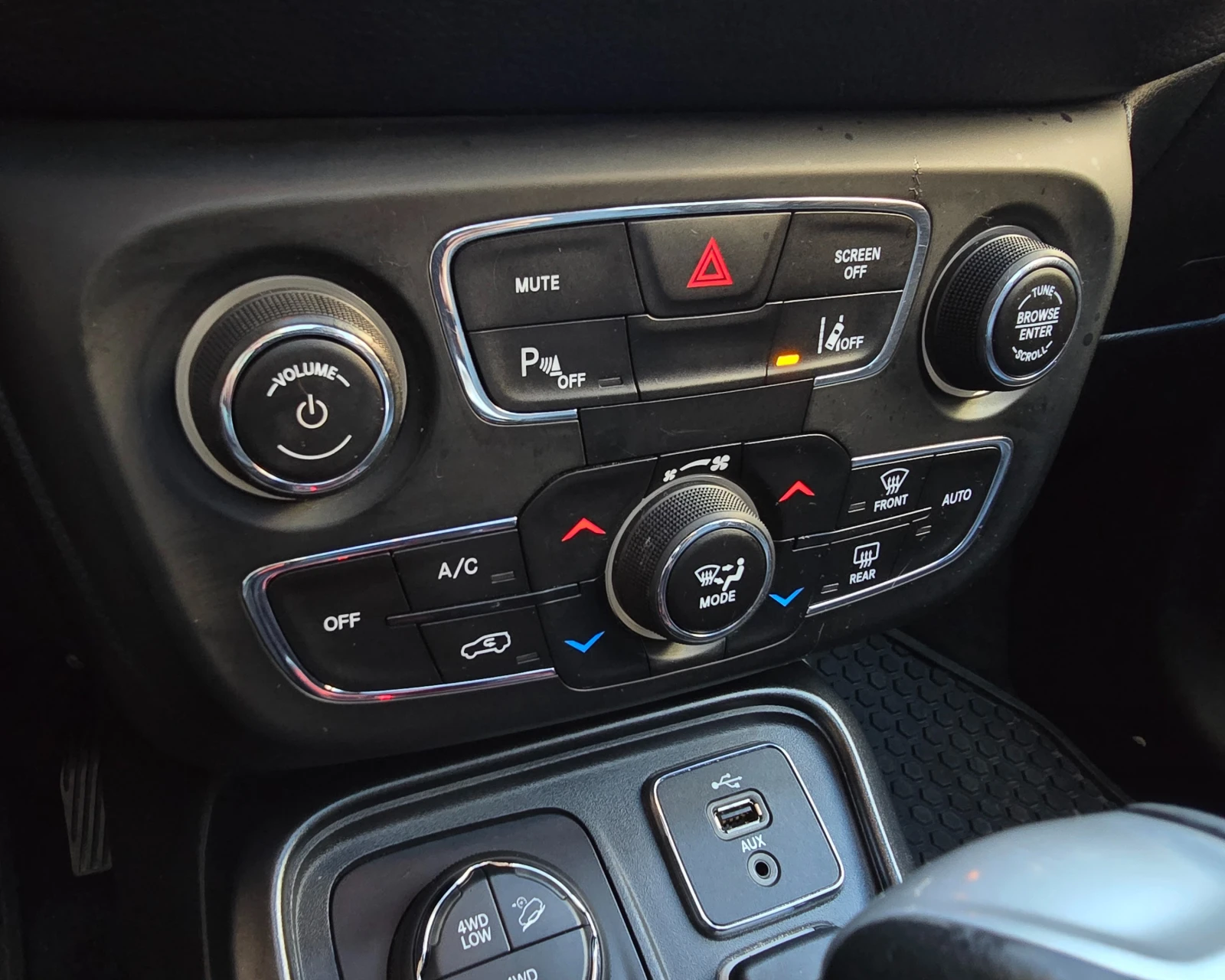 Jeep Compass Trailhawk 2.4 4x4 | Панорама | Кожа | Камера, снимка 9 - Автомобили и джипове - 55679932