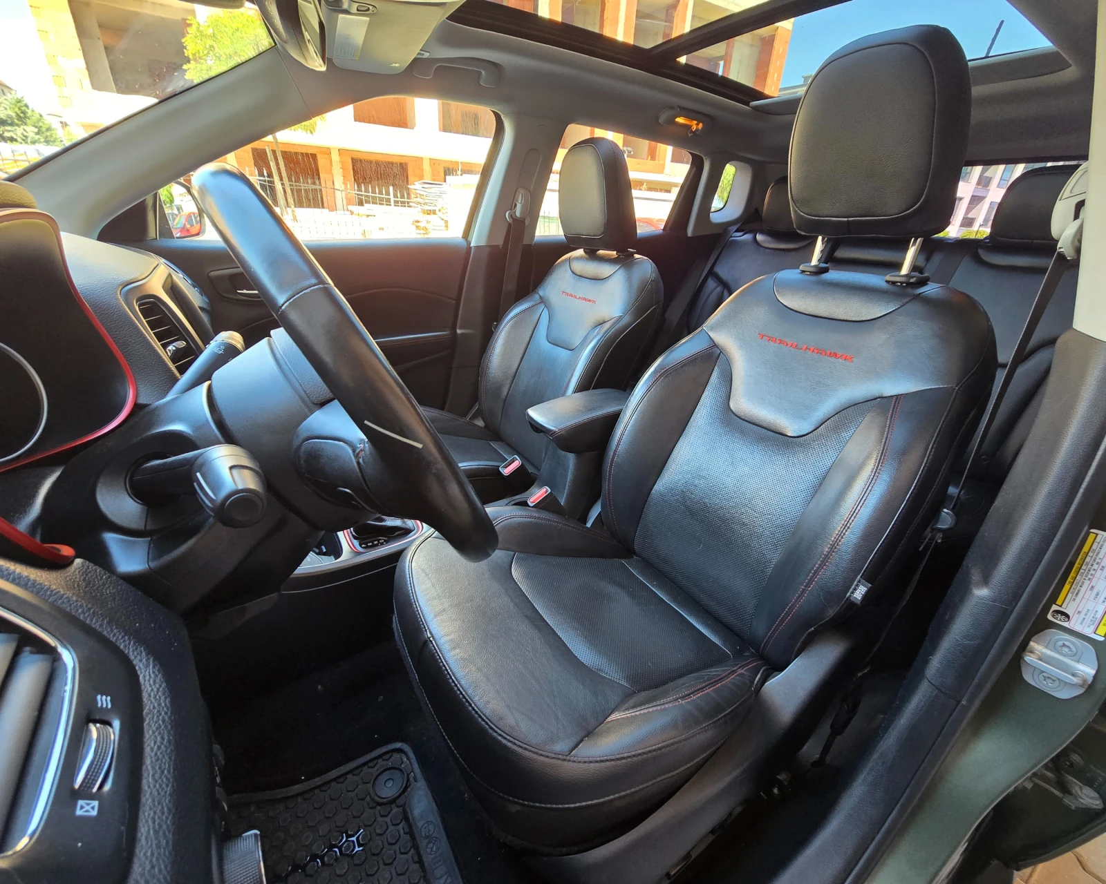 Jeep Compass Trailhawk 2.4 4x4 | Панорама | Кожа | Камера, снимка 7 - Автомобили и джипове - 55679932