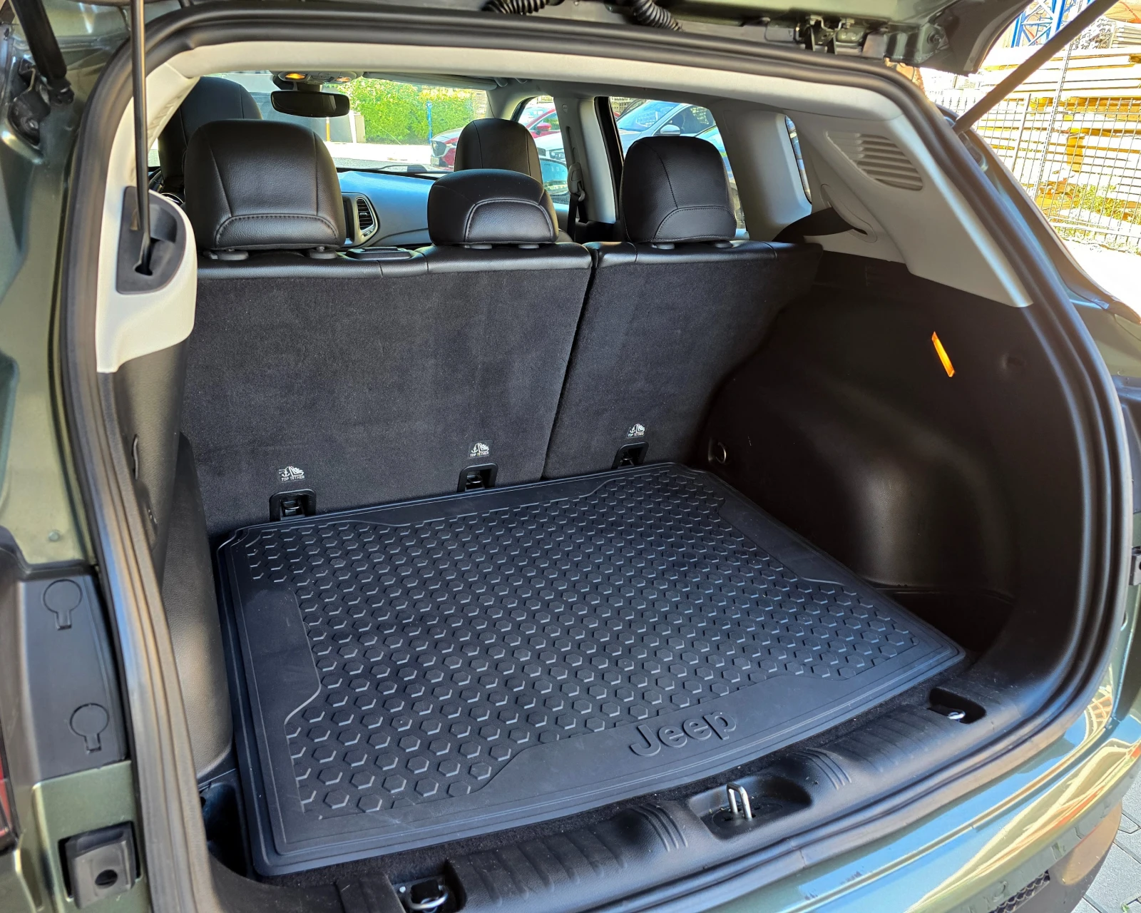 Jeep Compass Trailhawk 2.4 4x4 | Панорама | Кожа | Камера, снимка 5 - Автомобили и джипове - 55679932