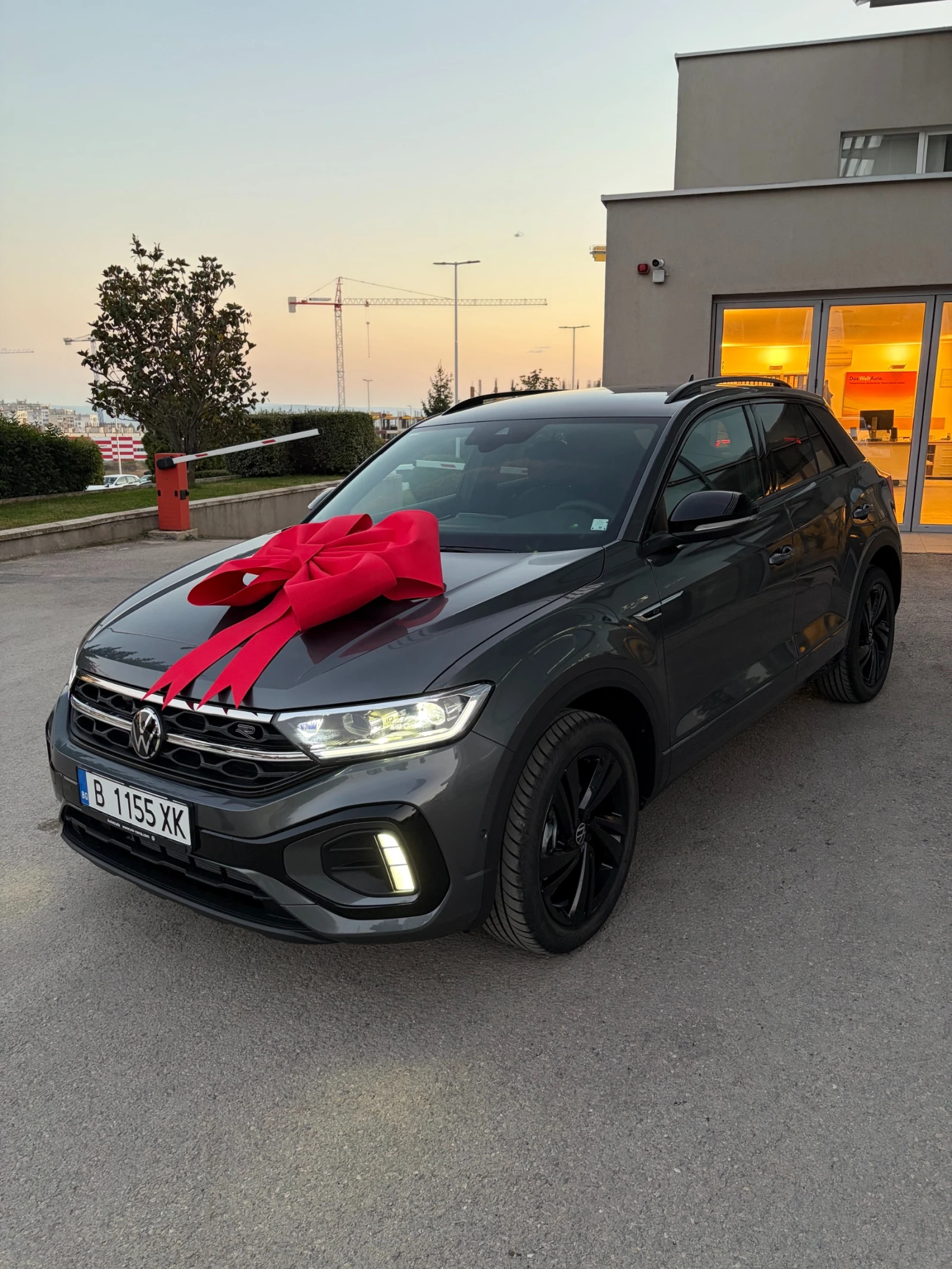 VW T-Roc с фабрична гаранция, снимка 2 - Автомобили и джипове - 56127895