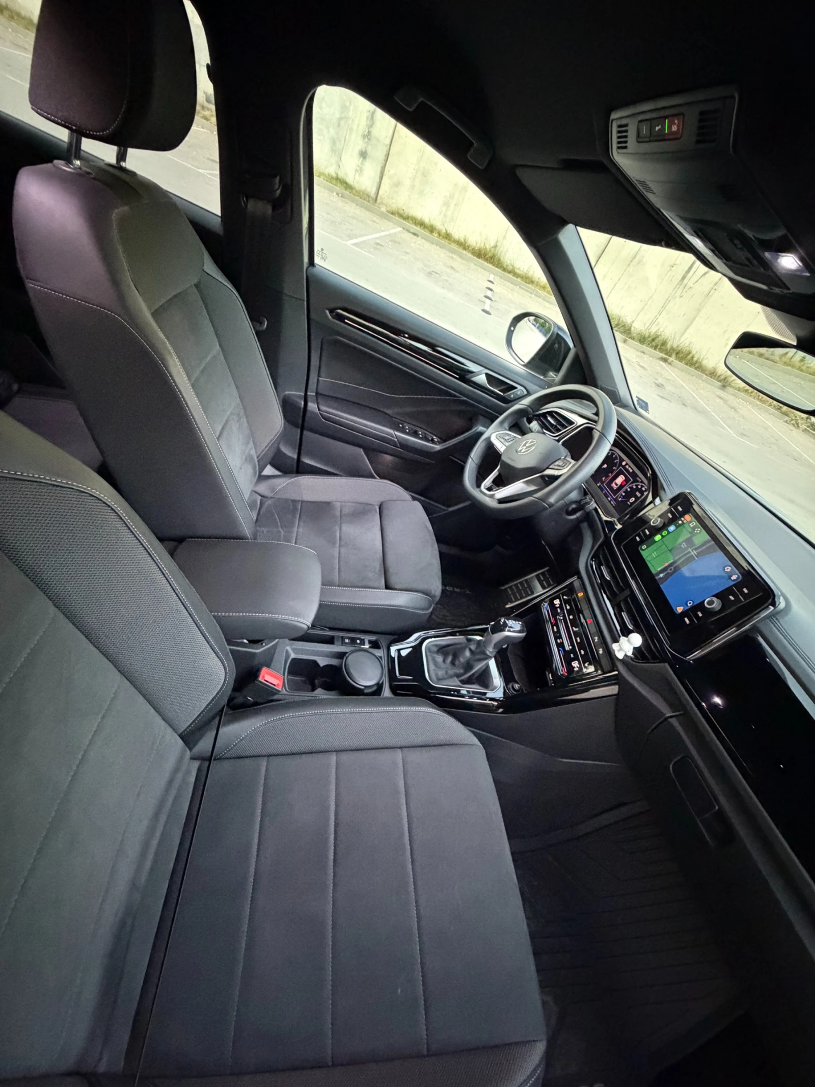 VW T-Roc с фабрична гаранция, снимка 11 - Автомобили и джипове - 56127895