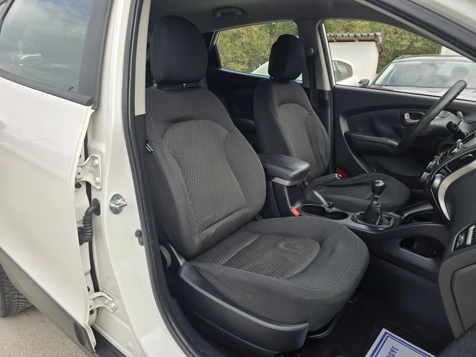 Hyundai IX35 1.7CRDI  2WD  116к.с , снимка 13 - Автомобили и джипове - 56225430