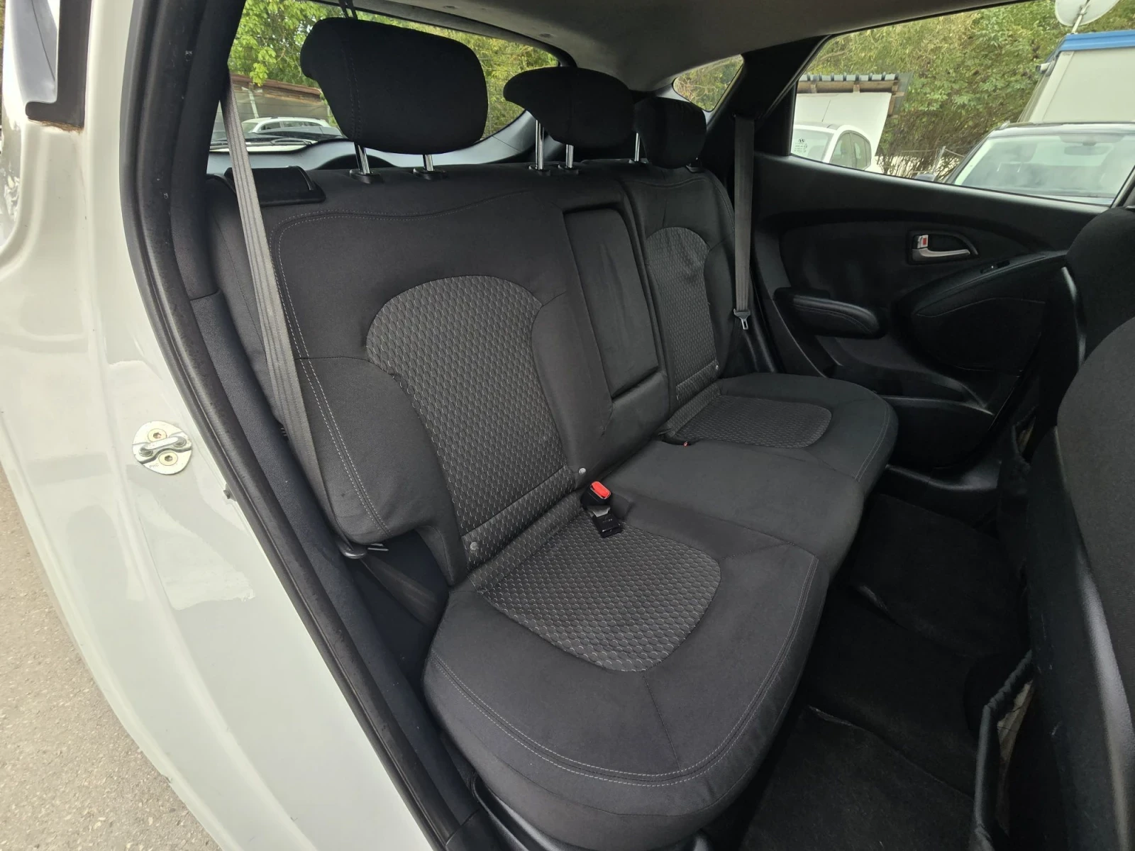 Hyundai IX35 1.7CRDI  2WD  116к.с , снимка 15 - Автомобили и джипове - 56225430