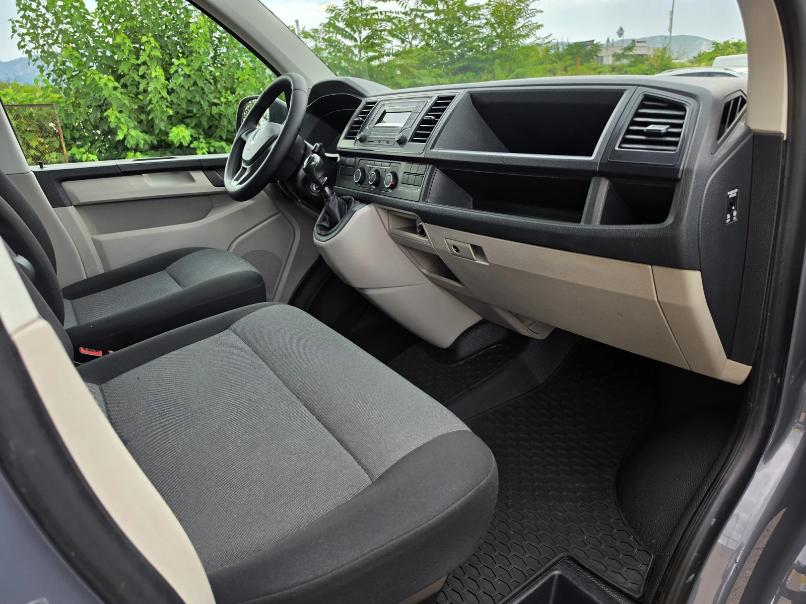 VW Transporter T6 2.0 TDI , снимка 11 - Бусове и автобуси - 55314570