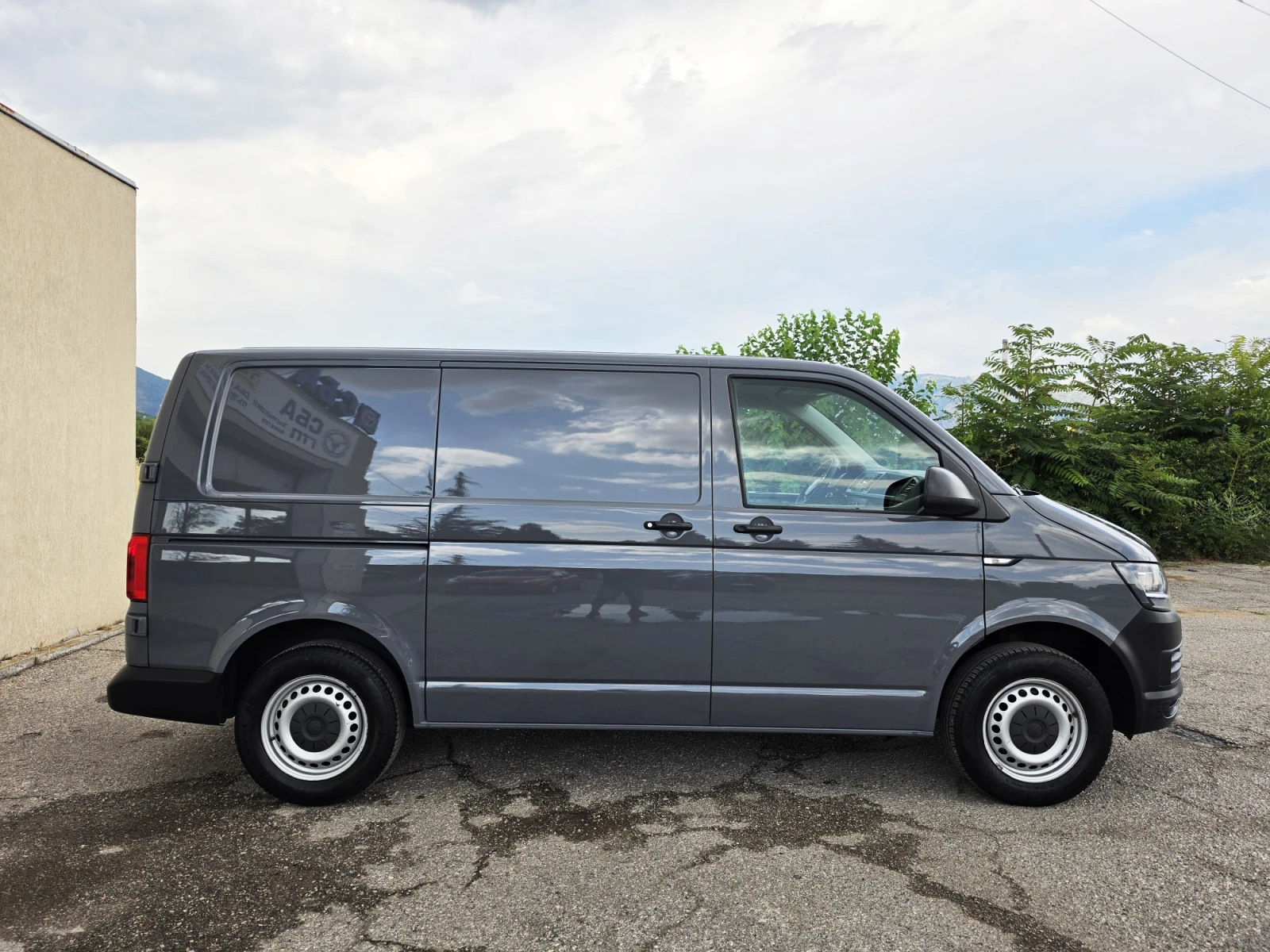 VW Transporter T6 2.0 TDI , снимка 8 - Бусове и автобуси - 55314570