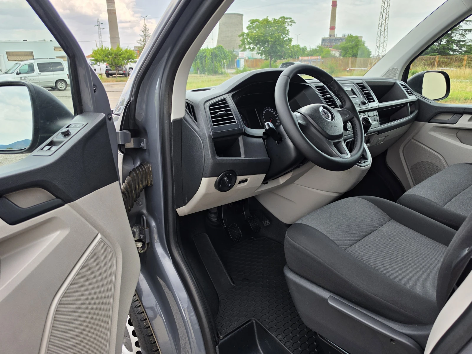 VW Transporter T6 2.0 TDI , снимка 9 - Бусове и автобуси - 55314570