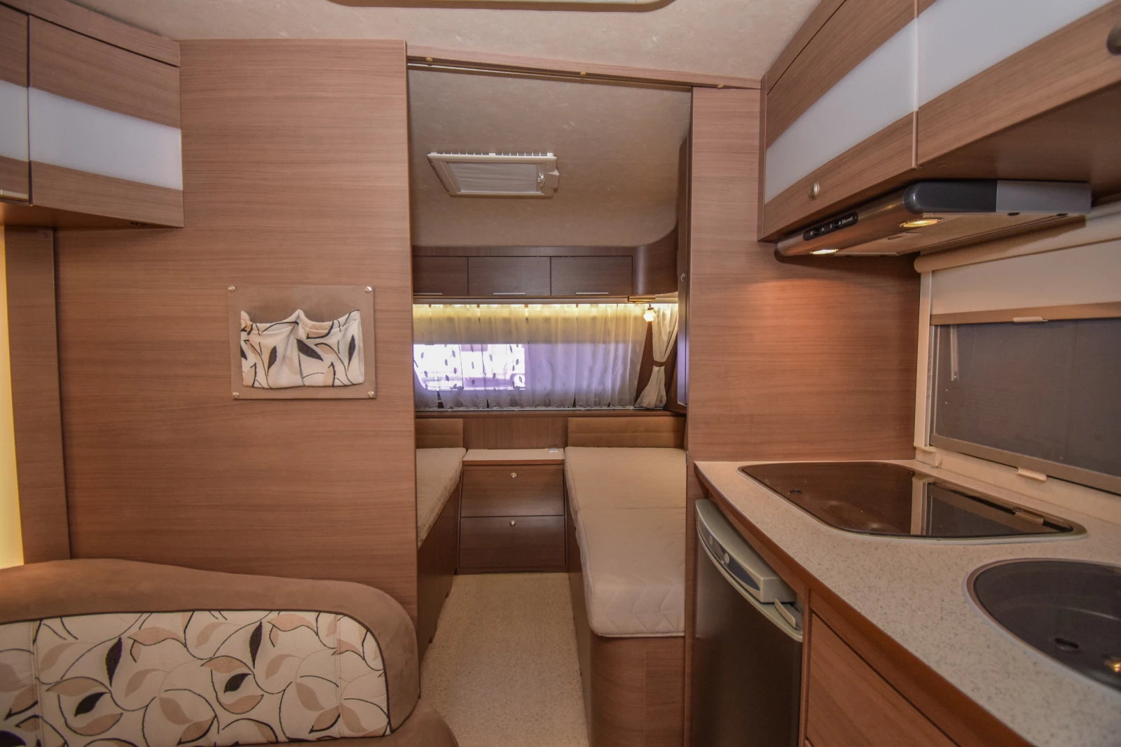 Каравана Adria Adiva 513 LT+ ALDE/ФОРСЕЛТ/МОТО МУВЪР, снимка 12 - Каравани и кемпери - 55426292