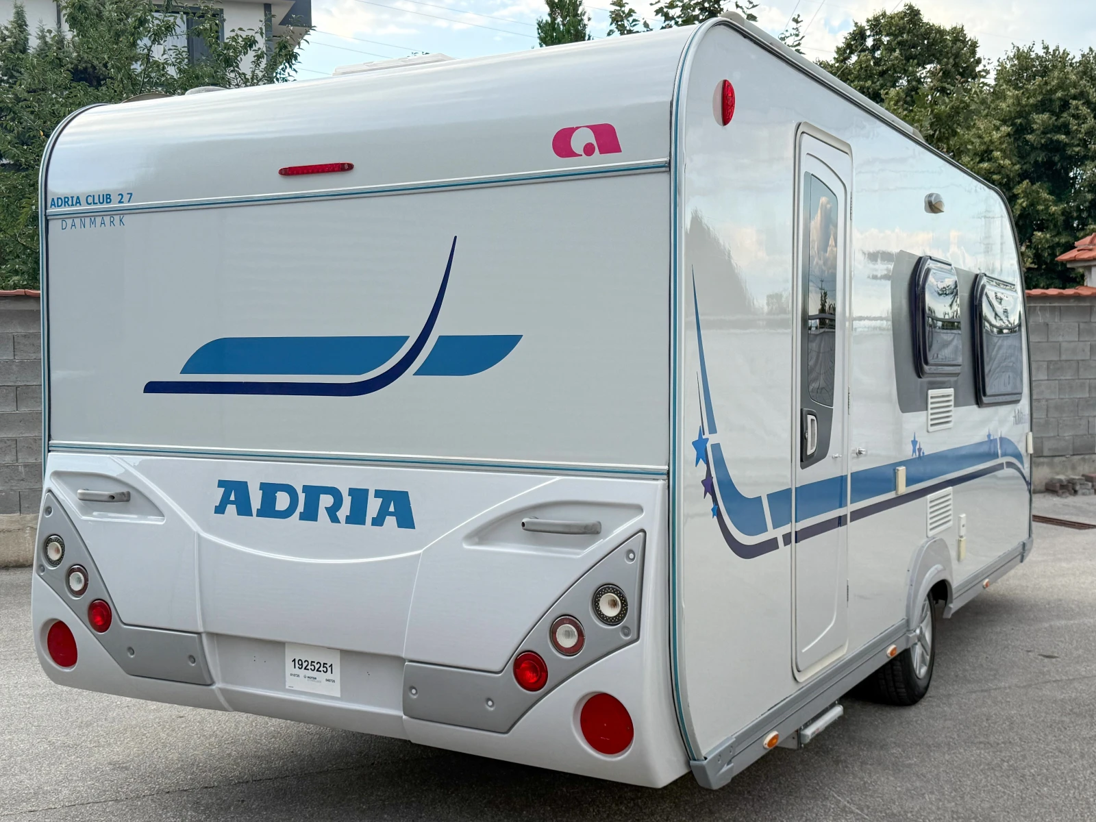 Каравана Adria Adiva 513 LT+ ALDE/ФОРСЕЛТ/МОТО МУВЪР, снимка 2 - Каравани и кемпери - 55426292