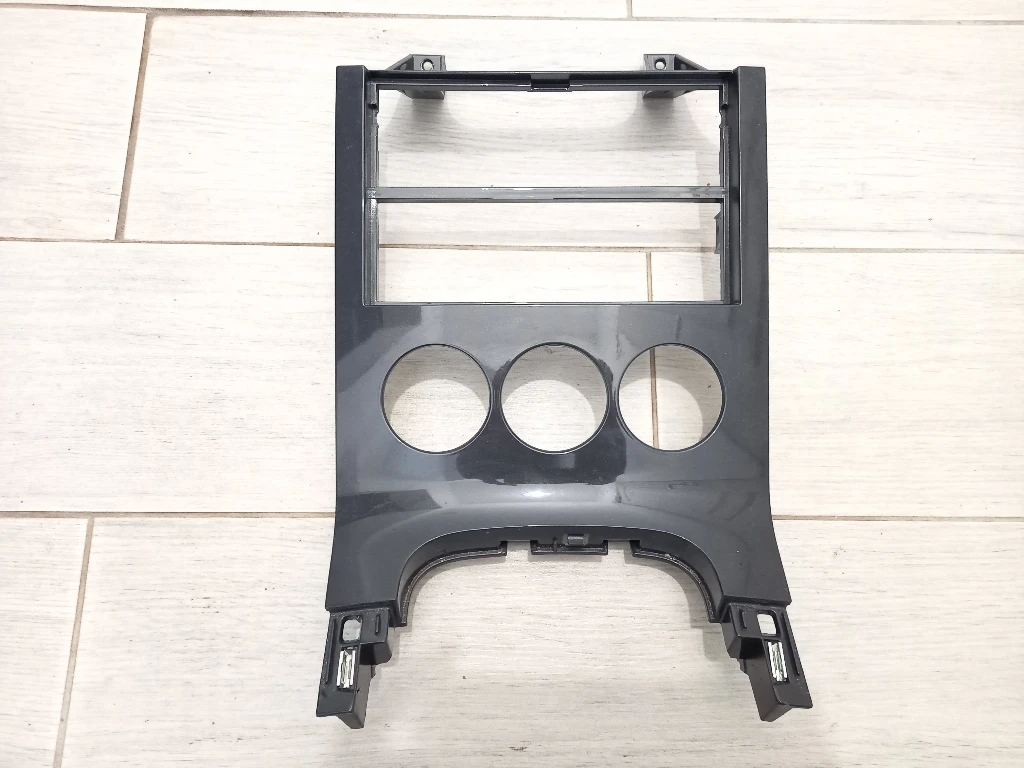 Централна конзола Пежо 5008