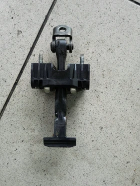 Панта врата ограничителна предна лява Пежо 407 (10)