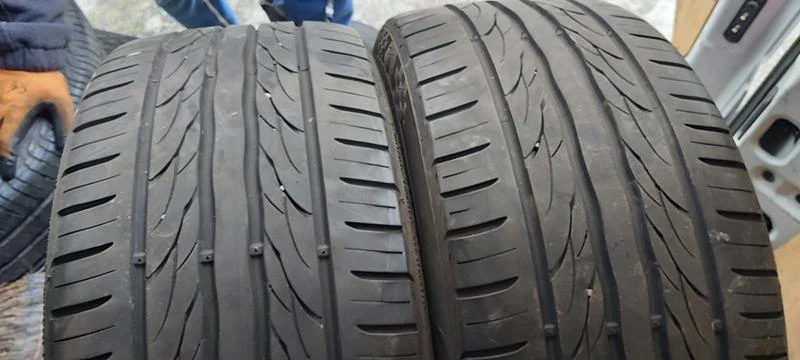 Гуми Летни 235/40R18, снимка 1 - Гуми и джанти - 35137119