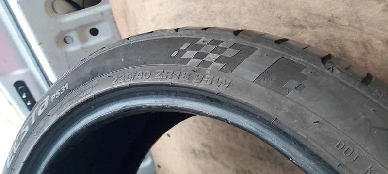 Гуми Летни 235/40R18, снимка 5 - Гуми и джанти - 35137119