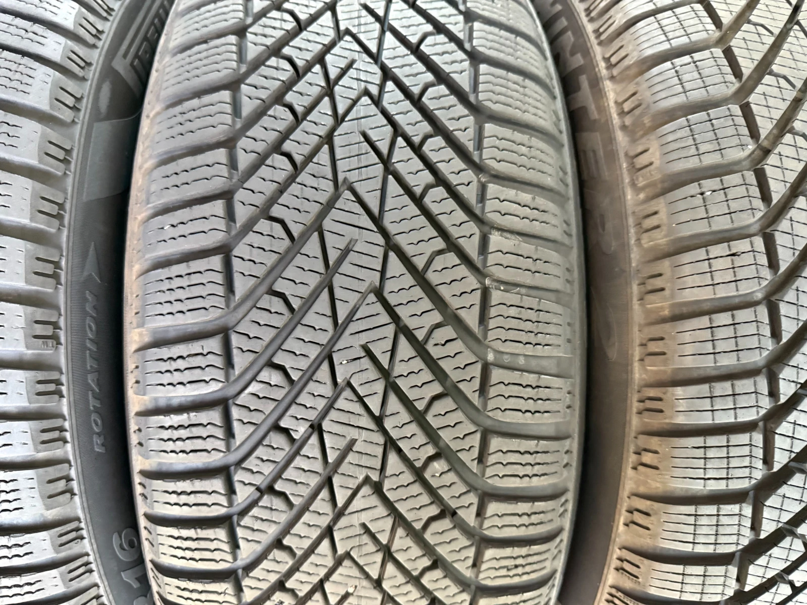 Гуми Зимни 215/55R16, снимка 5 - Гуми и джанти - 55687231