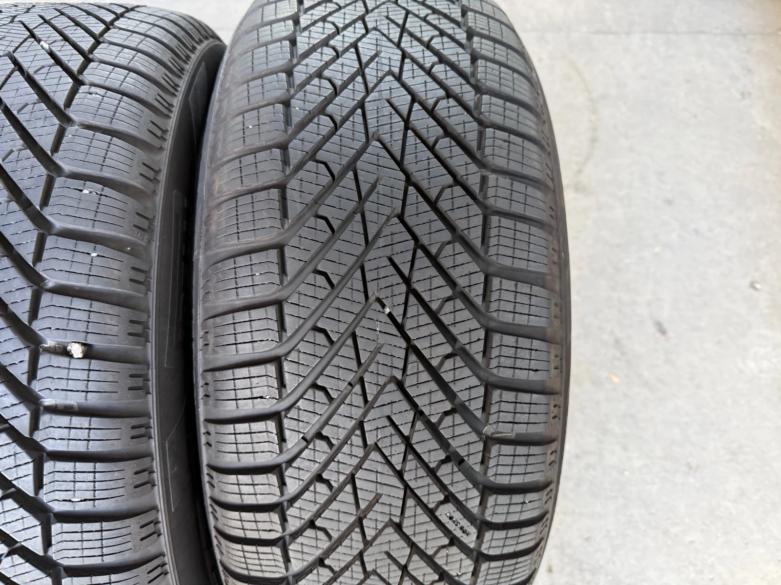 Гуми Зимни 215/55R16, снимка 7 - Гуми и джанти - 55687231