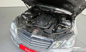 Mercedes-Benz E 200 E200 CGI, снимка 6