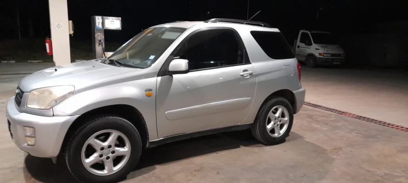 Toyota Rav4, снимка 3 - Автомобили и джипове - 47778105