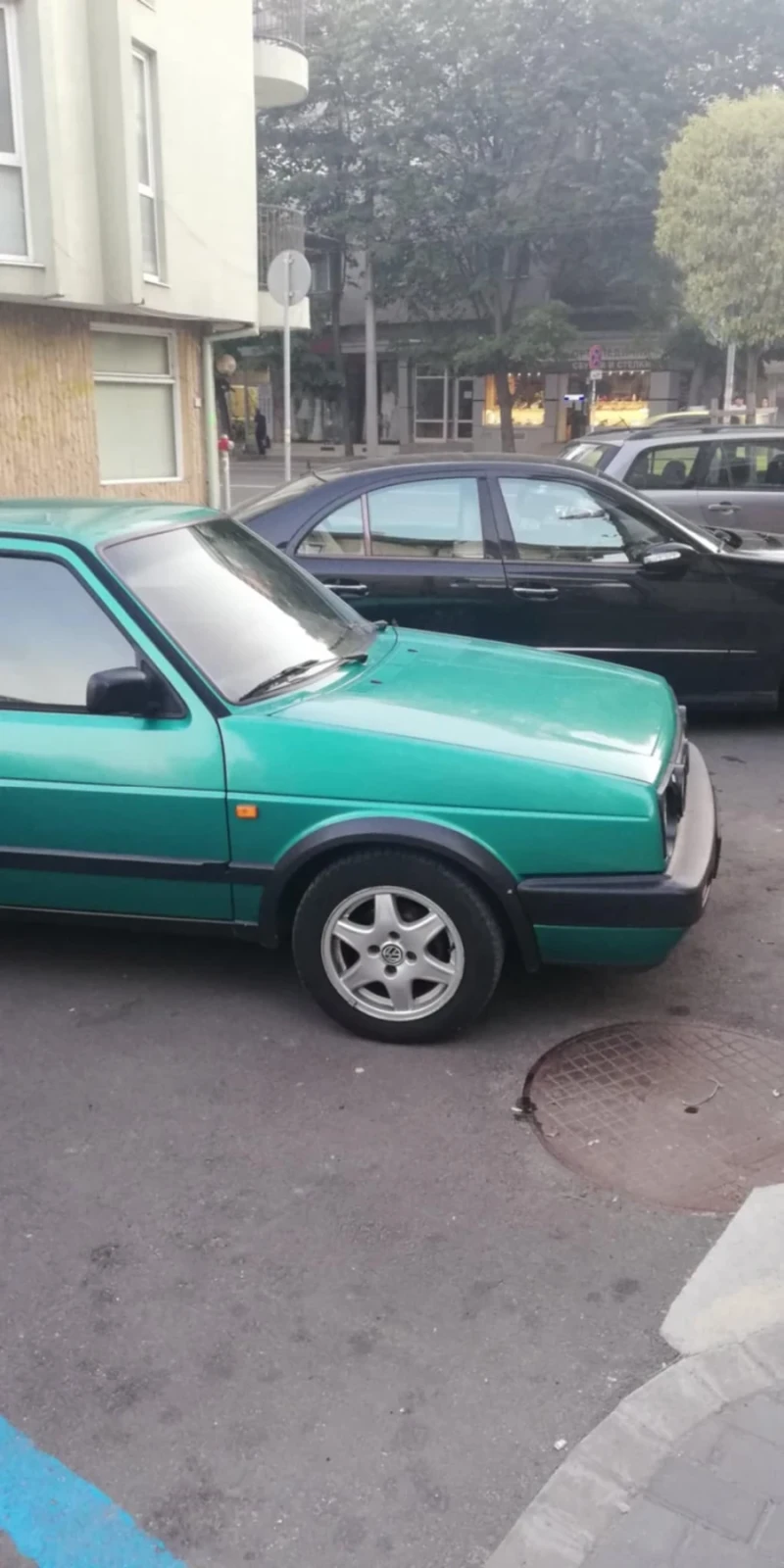 VW Golf 1.6, снимка 2 - Автомобили и джипове - 48080597