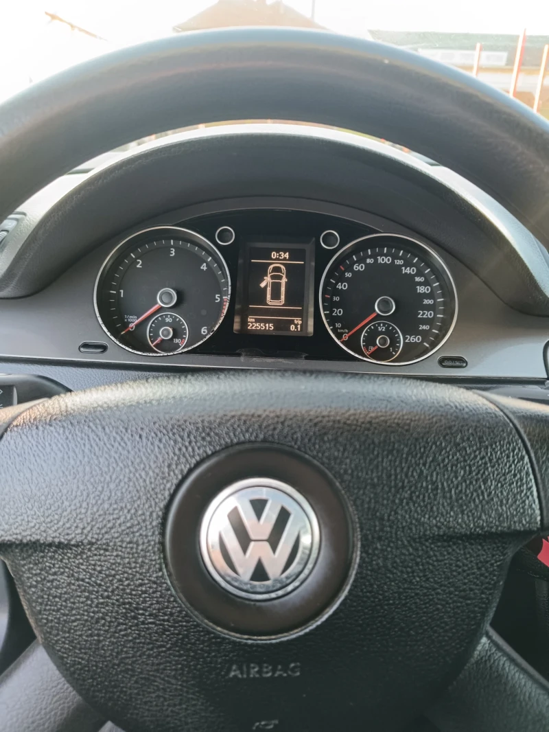 VW Passat, снимка 8 - Автомобили и джипове - 48889873