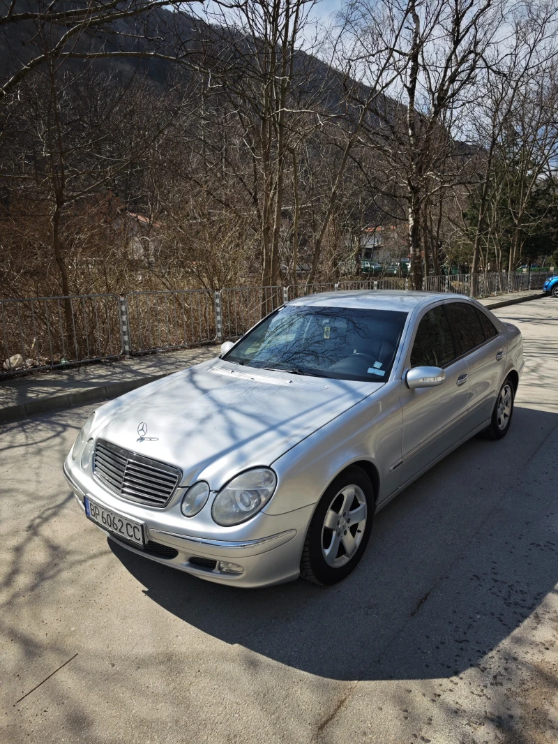 Mercedes-Benz E 270 2.7CDI АВТОМАТ, снимка 1 - Автомобили и джипове - 49462364