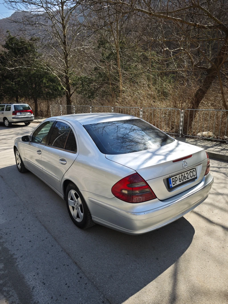 Mercedes-Benz E 270 2.7CDI АВТОМАТ, снимка 5 - Автомобили и джипове - 49462364