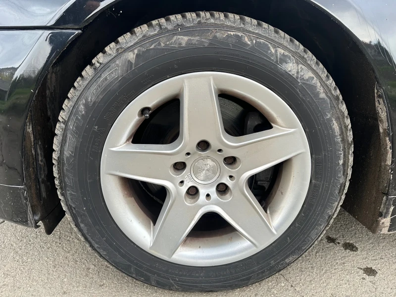 BMW 523 2.5i Facelift, снимка 12 - Автомобили и джипове - 52509994