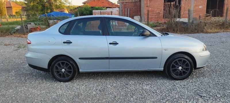 Seat Cordoba 1.2i EURO 4, снимка 4 - Автомобили и джипове - 51190875
