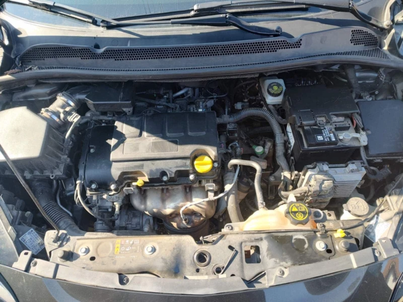 Opel Corsa E, снимка 13 - Автомобили и джипове - 51455886