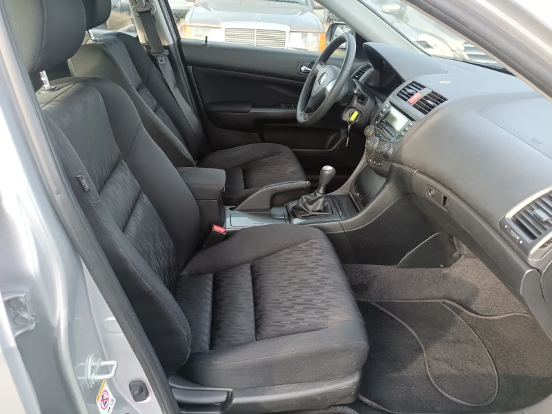 Honda Accord 2.0 155 бензин, снимка 11 - Автомобили и джипове - 52148735
